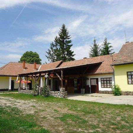 Hotel Toldi Vendégház Felsőtold Exterior foto